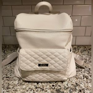 Lightly used Luli Bebe Diaper Bag in Pearl White.